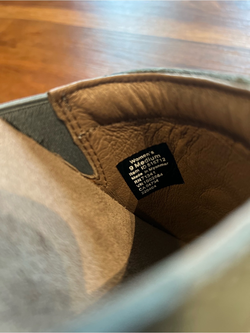 L.L. Bean Women’s Go Anywhere Clogs Olive Leather - Picture 5 of 12